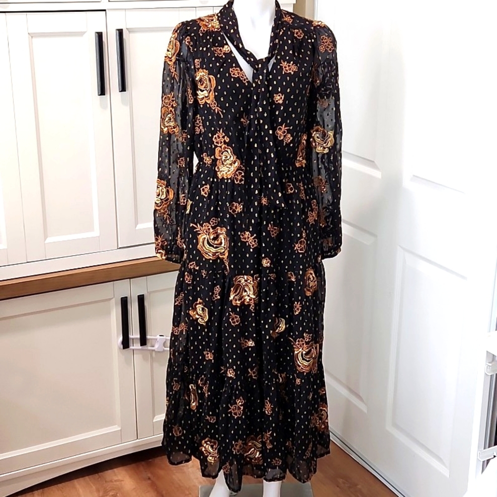 EXPRESS DRESS